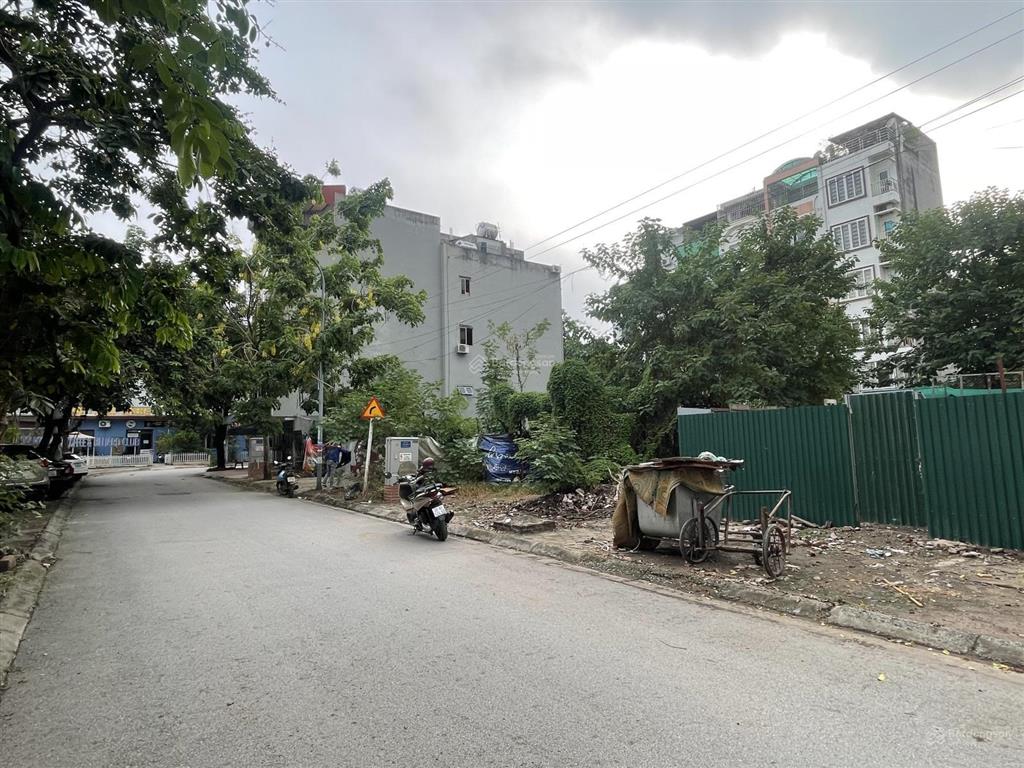 Cực hiếm  đối diện cổng phụ đh tài nguyên môi trường  đón đầu quy hoạch hoàng quốc việt kéo dài