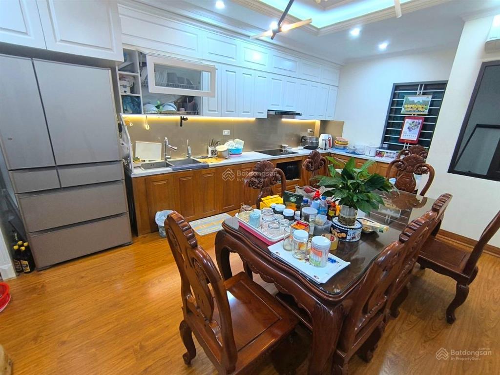 Vip phú diễn  tái định cư  gần đh tn&mt  thang máy  nội thất xịn  vỉa hè rộng  ô tô tránh