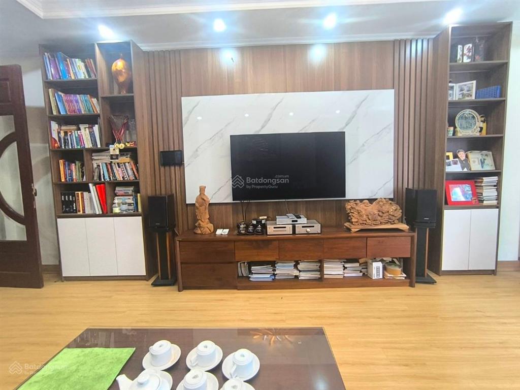 Vip phú diễn  tái định cư  gần đh tn&mt  thang máy  nội thất xịn  vỉa hè rộng  ô tô tránh