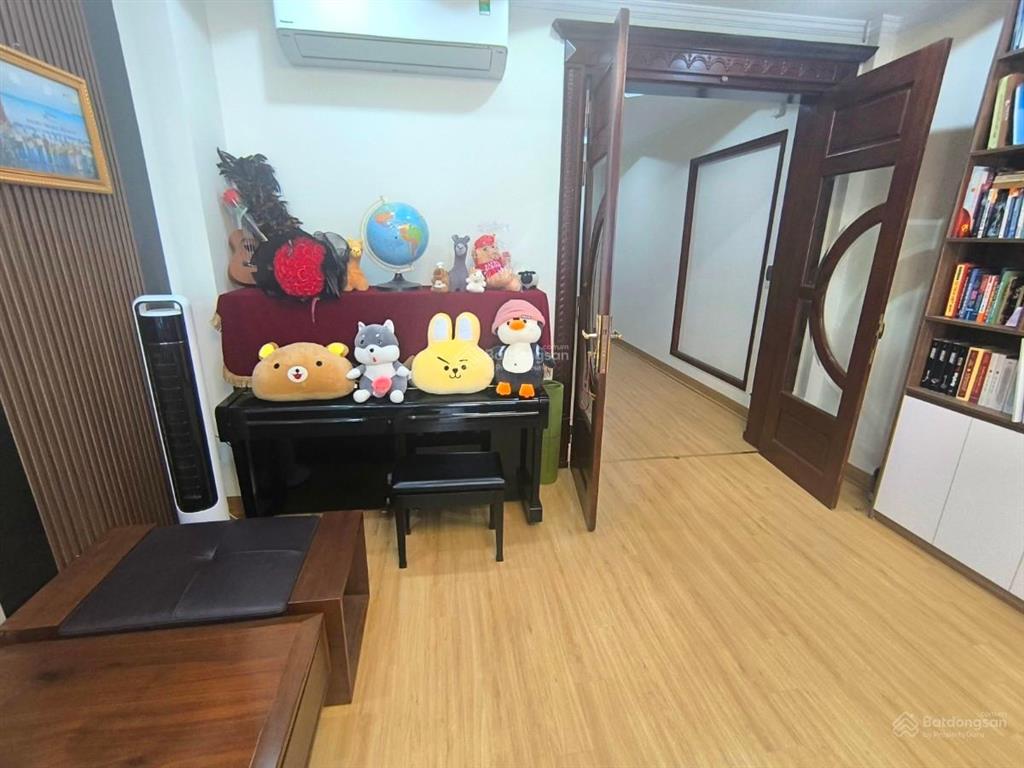 Vip phú diễn  tái định cư  gần đh tn&mt  thang máy  nội thất xịn  vỉa hè rộng  ô tô tránh