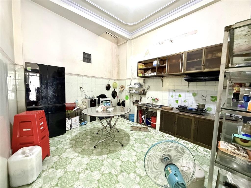 Nhà chính chủ  3 tầng 60m2  hxh tránh  khu tô hiệu sầm uất  chỉ 6. x tỷ