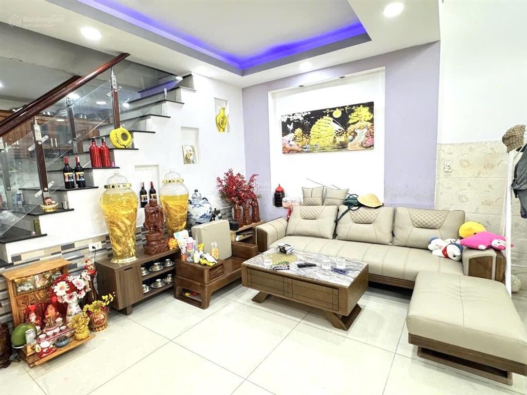 Hxh 6m thông  3 tầng 5m x 13m  giáp q11  chỉ 5 tỷ nhỉnh nhẹ