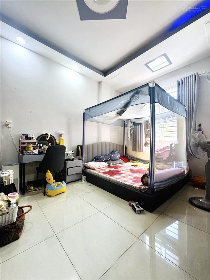 Hxh 6m thông  3 tầng 5m x 13m  giáp q11  chỉ 5 tỷ nhỉnh nhẹ