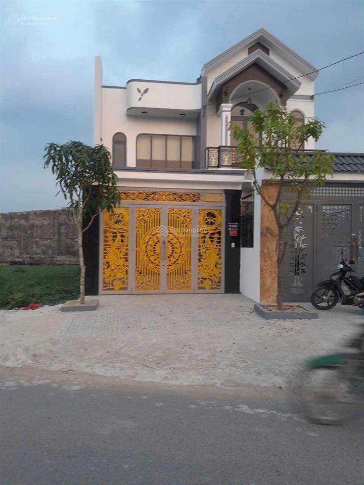 Nhà mới hoàn thiện mặt tiền đường nhựa 8m thông. kdc trần anh  giáp hóc môn