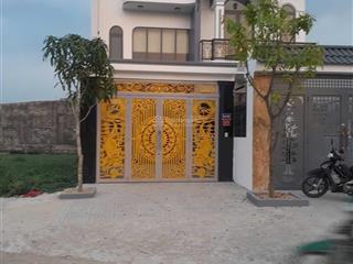 Giá 2 tỷ 990. mặt tiền đường kdc trần anh. nhà mới ở ngay