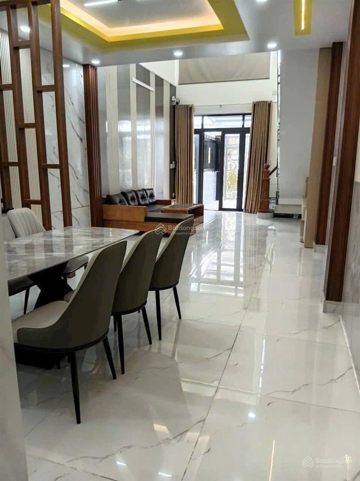 Nhà mới hoàn thiện mặt tiền đường nhựa 8m thông. kdc trần anh  giáp hóc môn
