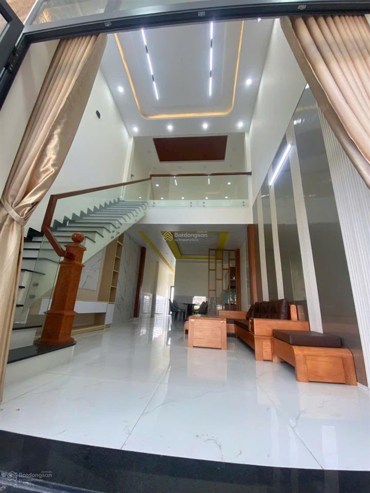 Nhà mới hoàn thiện mặt tiền đường nhựa 8m thông. kdc trần anh  giáp hóc môn