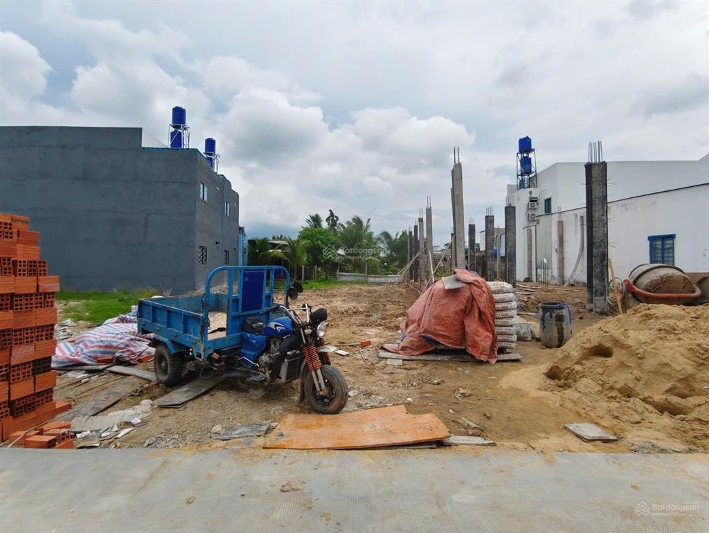 Đất 5 x 30m sát chợ mỹ hạnh nam. đường bê tông ôtô vào đất