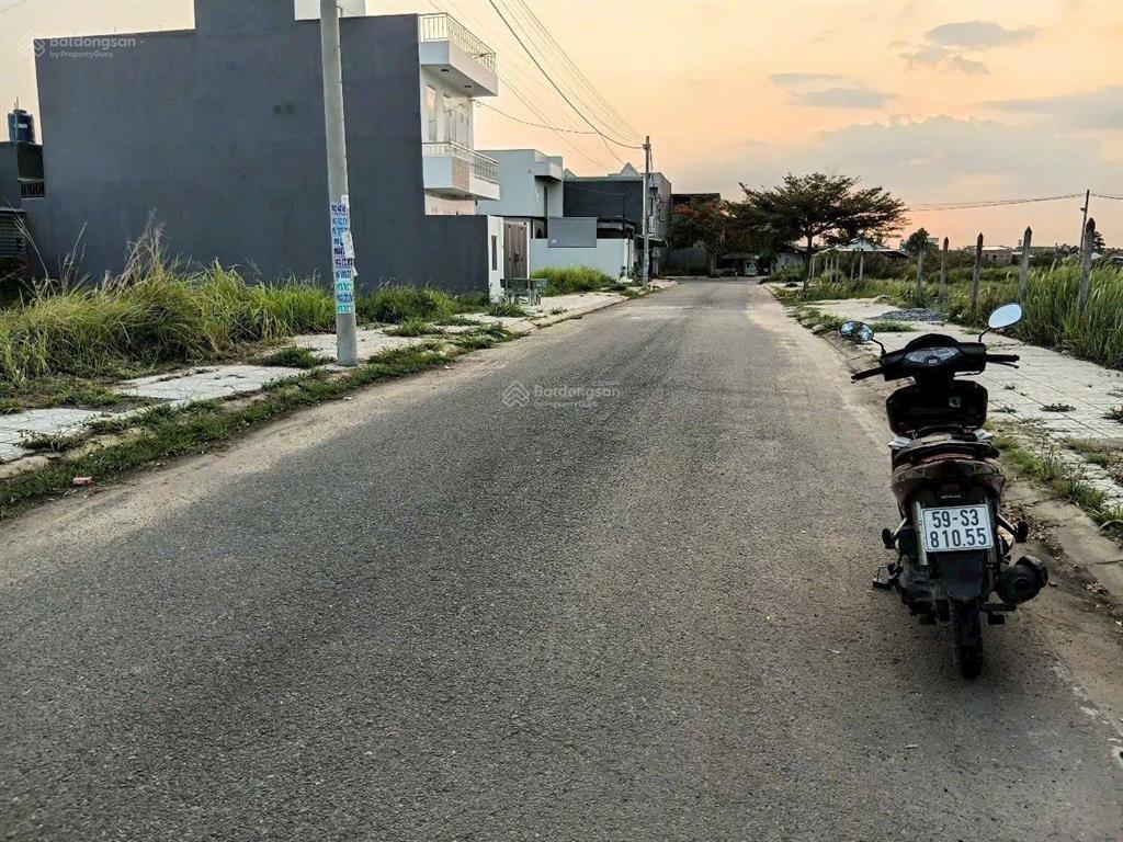 Giá chỉ 1 tỷ 200 triệu. đất kdc trần anh, đường nhựa 6m thông, dt 80m² full thổ