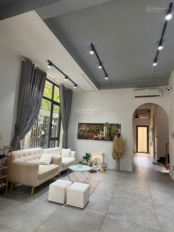 Cho thuê biệt thự góc 2 mặt tiền đường lớn  phước long b, thủ đức