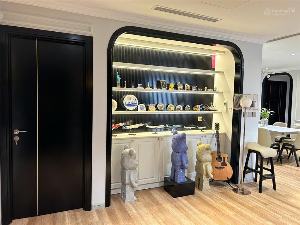 Chủ gửi bán căn hộ the park home giá 17 tỷ, dt 155 m2 4pn view cv cầu giấy full nt mới đẹp