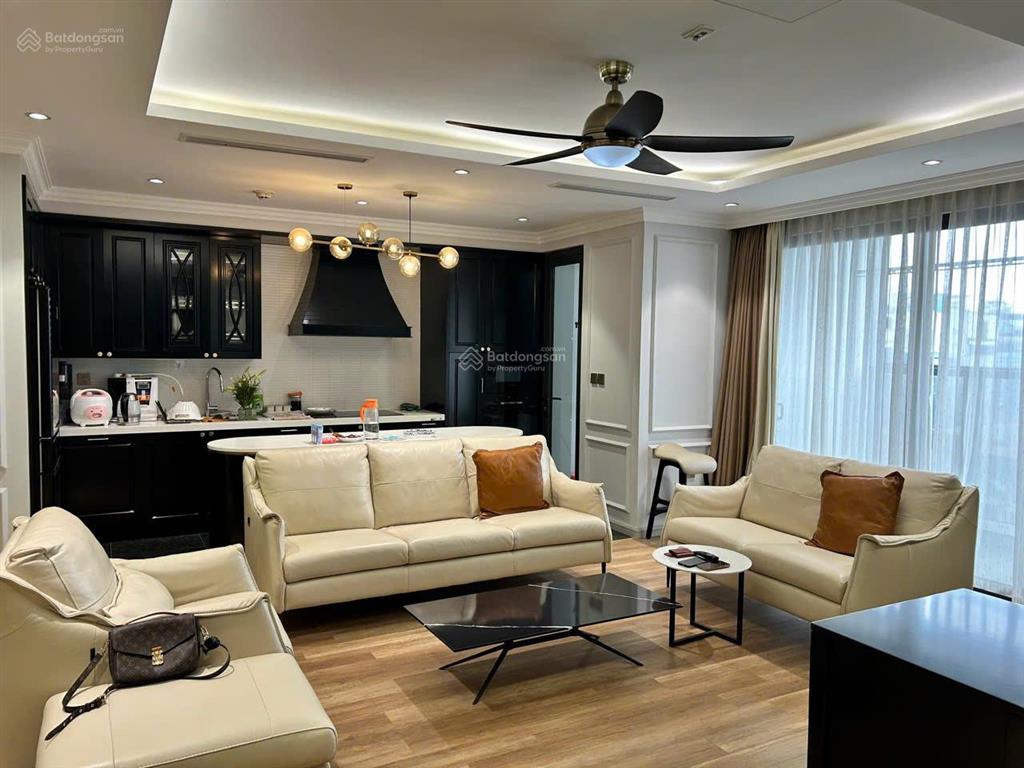 Chính chủ băn căn hộ tại thăng long number one, 10.8 tỷ, 118 m2, 3pn, 2wc nhà có ban công, view đẹp