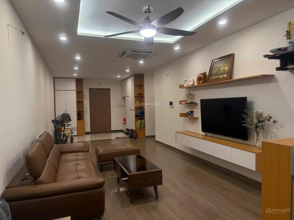 Bán căn tk 3pn, 2wc 6,4 tỷ, 96 m², cạnh goldmark, tầng trung view thoáng, full nội thất.