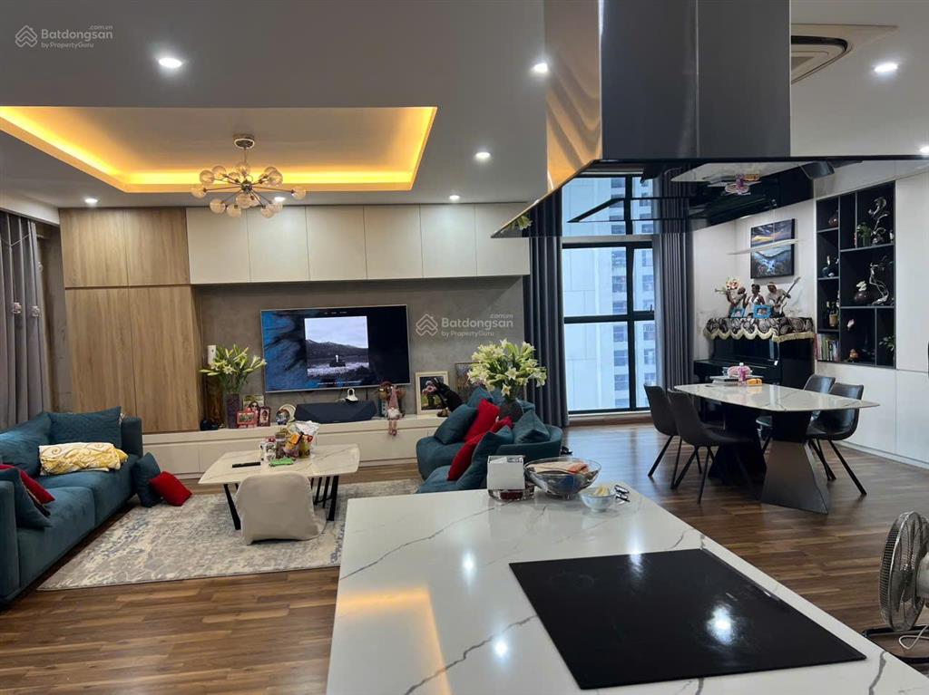 Căn góc 3pn tòa vip diamond goldmark city, 9 tỷ, 135m2, full nội thất, tầng trung view thoáng.