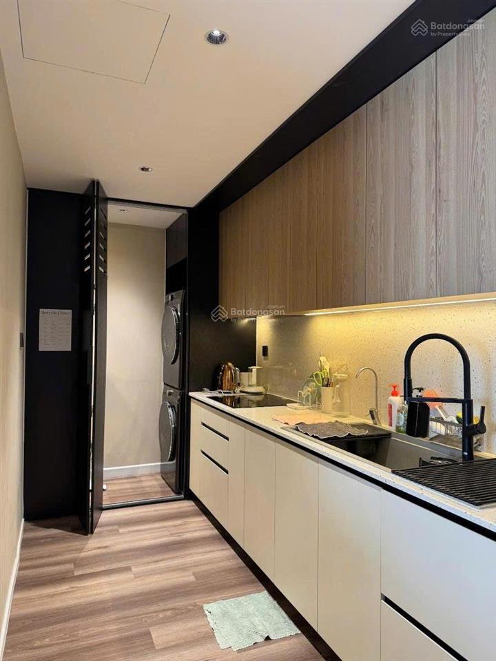Bán căn hộ chung cư kosmo tây hồ, giá 10,3 tỷ, 96m2, 3pn, 2wc, full nội thất, có slot oto.