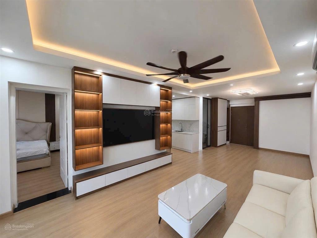 Bán căn 3n, 110m2 tại ngoại giao đoàn giá ưu đãi 9,5tỷ, full nội thất, căn tầng trung view thoáng.