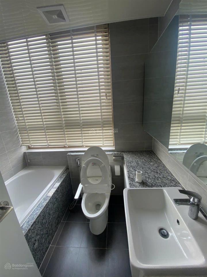 Bán căn 3n, 110m2 tại ngoại giao đoàn giá ưu đãi 9,5tỷ, full nội thất, căn tầng trung view thoáng.