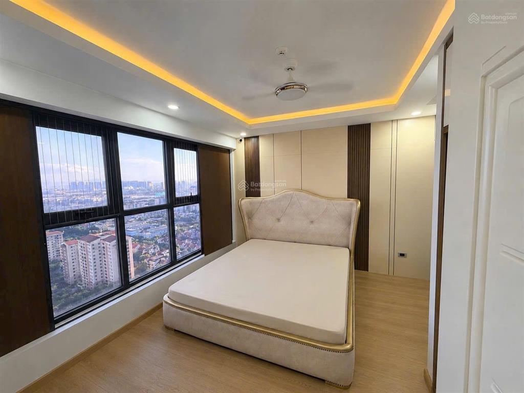 Bán căn 3n, 110m2 tại ngoại giao đoàn giá ưu đãi 9,5tỷ, full nội thất, căn tầng trung view thoáng.