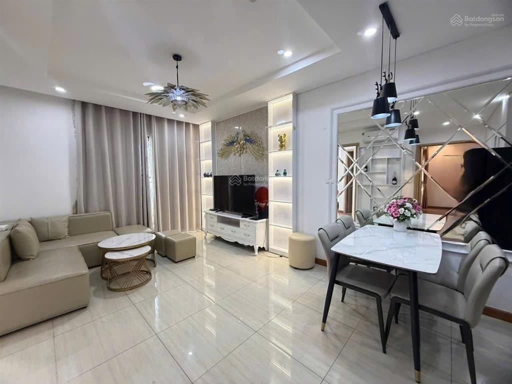 Cần bán căn 2pn 2wc tầng cao hướng đẹp dự án bim 30 tầng