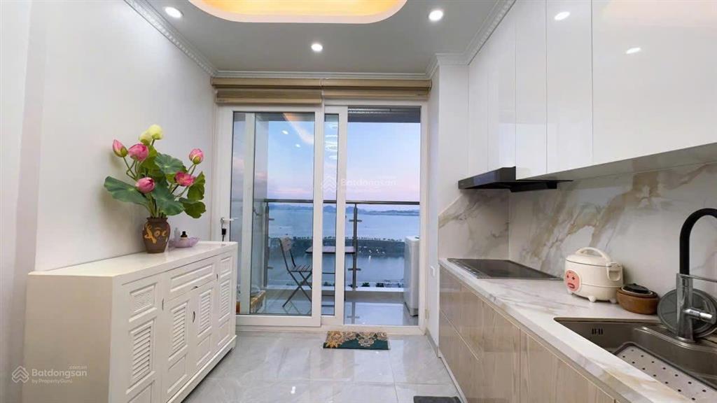 Cần bán căn hộ cao cấp hướng biển dự án new life town hạ long