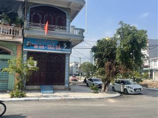 Chính chủ bán căn góc cạnh sân bóng yết kiêu hạ long cũ