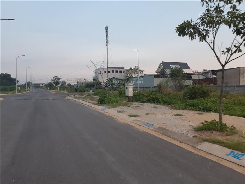 Cực sốc bán đất ngay sau chợ đại phước, dân cư đông, 140m2, vuông vức giá 4tỷ6 sang tên