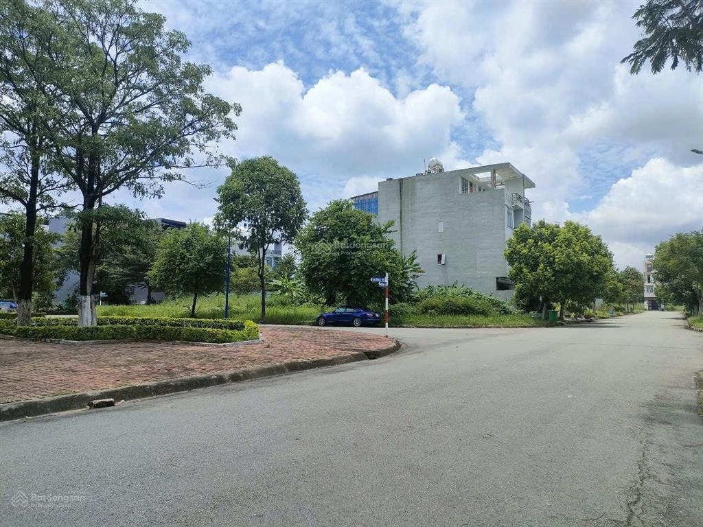 Cực sốc bán đất ngay sau chợ đại phước, dân cư đông, 140m2, vuông vức giá 4tỷ6 sang tên