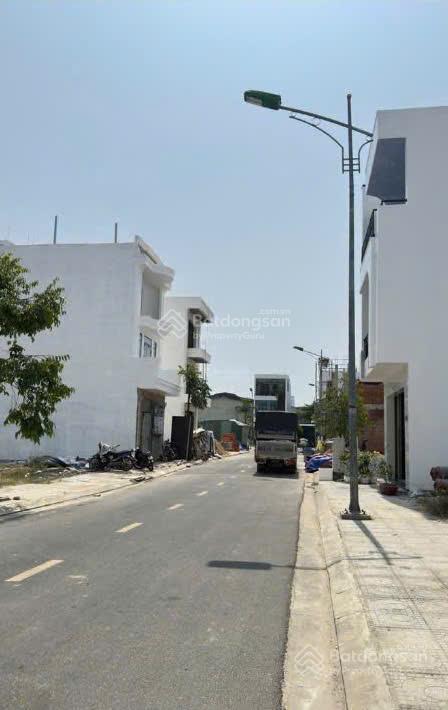 Bán lô đất đẹp kđt nam vĩnh hải lk6 106m2 ngang 5m hướng bắc, gần biển, đường thông thoáng, 4,56 tỷ