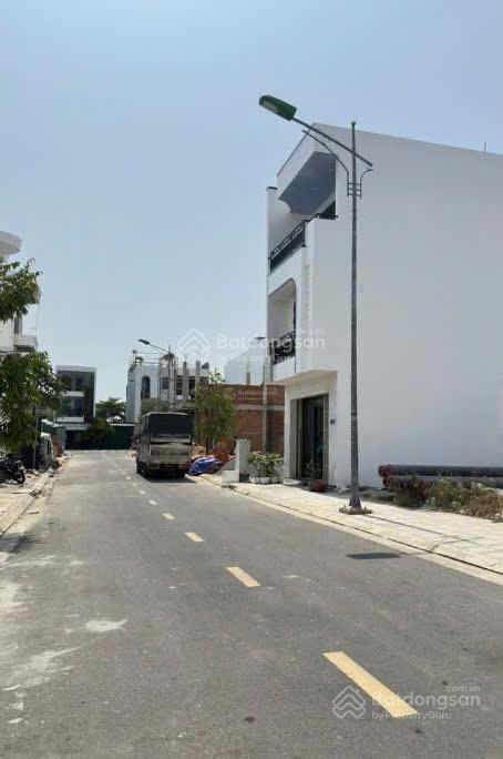 Bán lô đất đẹp kđt nam vĩnh hải lk6 106m2 ngang 5m hướng bắc, gần biển, đường thông thoáng, 4,56 tỷ