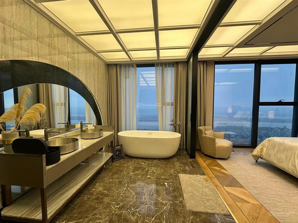Penthhouse 3 ngủ góc đông bắc view trọn 3 hồ, trung tâm hà nội, tặng riêng vườn 60m2.  0962 284 ***