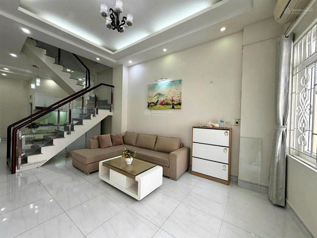 7,6 tỷ, bình trưng tây, q2, 52m2 4 tầng, đường ô tô tránh, 3 pn, 4 wc + giá tốt khu vực.