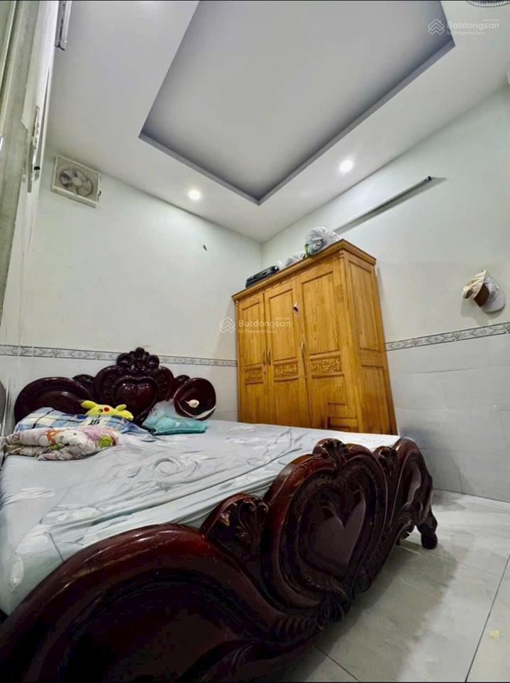 Nhà đẹp 8,5 tỷ 4 tầng 96m, 6 pn, vòng xoay phú hữu đường xe tải tránh + giá tốt khu vực