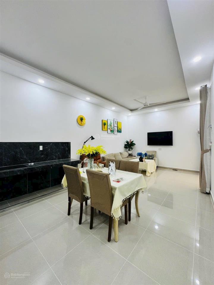 Nhà cấp 4, 78m23pn1vs trương văn hải  quận 9 tp hcm. cách đường lớn 30m, đường ô tô quay đầu.