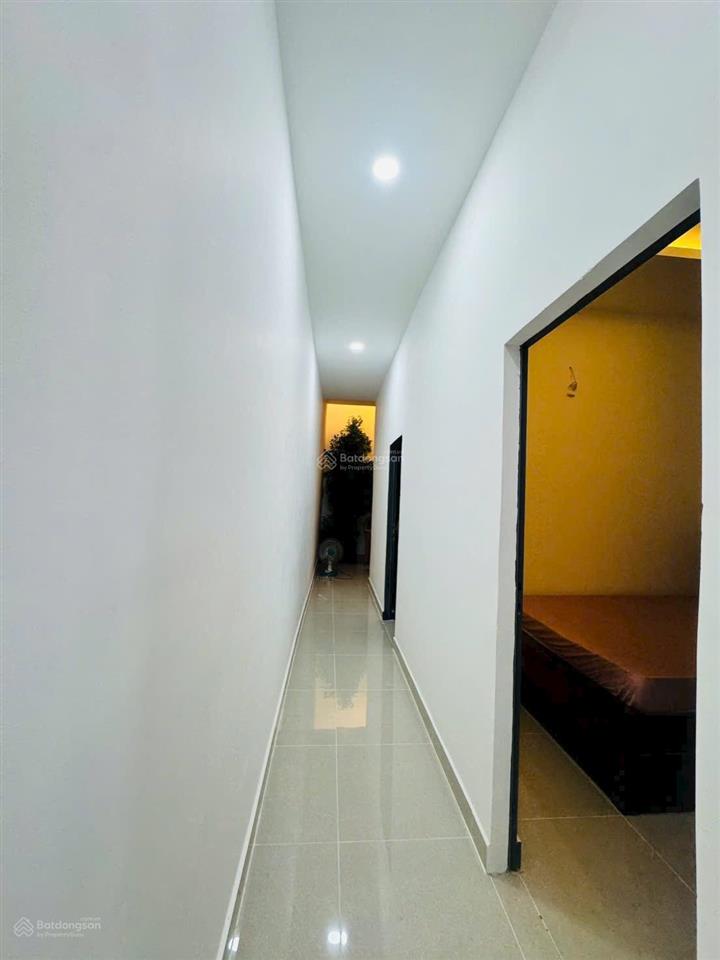 Nhà cấp 4, 78m23pn1vs trương văn hải  quận 9 tp hcm. cách đường lớn 30m, đường ô tô quay đầu.