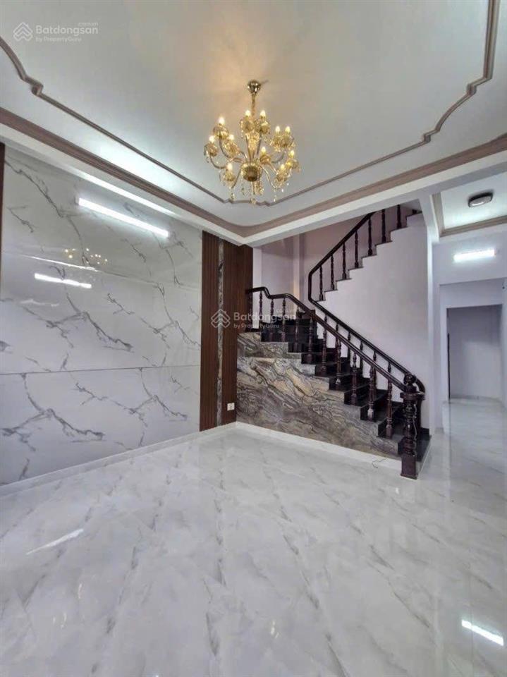5 tầng  linh chiểu  gần đh ngân hàng  giá nhỉnh 6 tỷ + dt 54m2, ngang 4 dài 13.5m  7pn6wc
