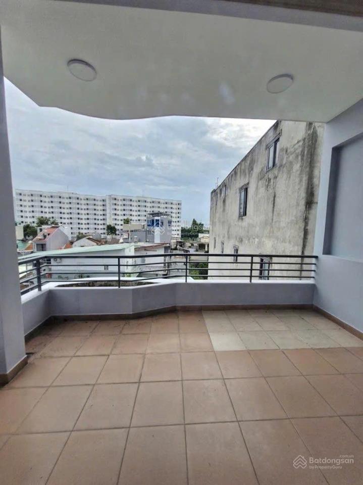 5 tầng  linh chiểu  gần đh ngân hàng  giá nhỉnh 6 tỷ + dt 54m2, ngang 4 dài 13.5m  7pn6wc