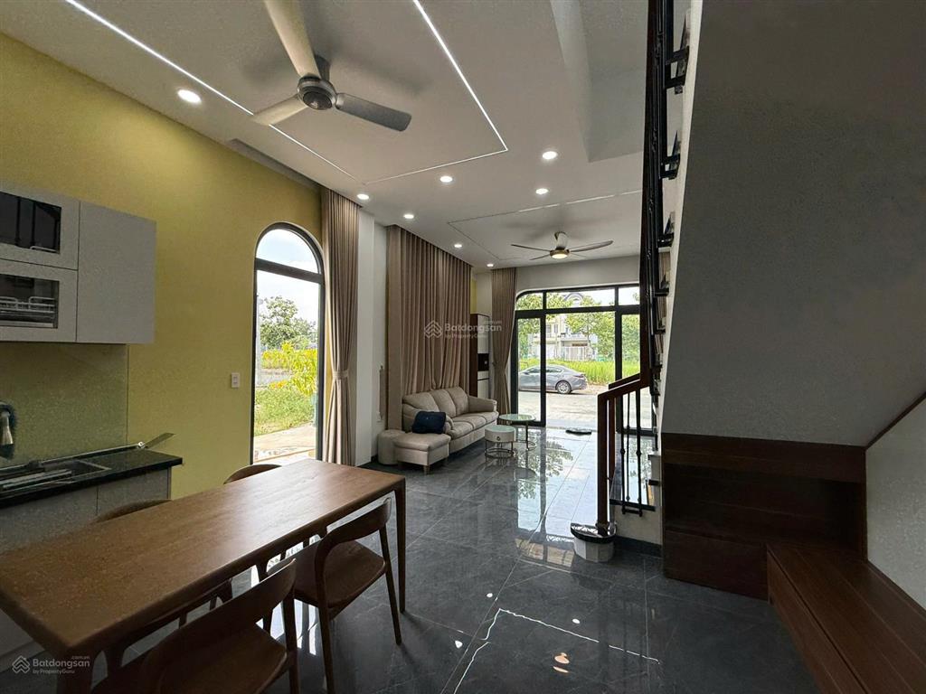 Nhà vĩnh tân 2 mặt thoáng  gần vsip, thiết kế gọn gàng, dễ ở