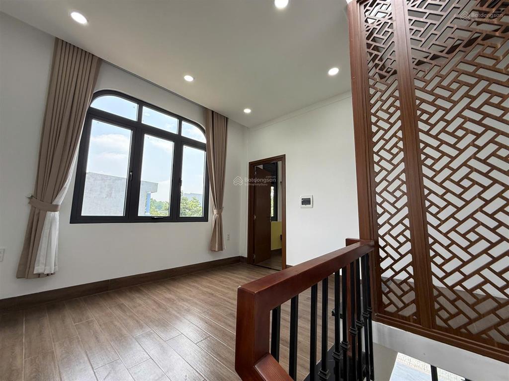 Nhà vĩnh tân 2 mặt thoáng  gần vsip, thiết kế gọn gàng, dễ ở