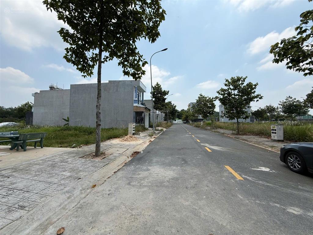 Nhà vĩnh tân 2 mặt thoáng  gần vsip, thiết kế gọn gàng, dễ ở