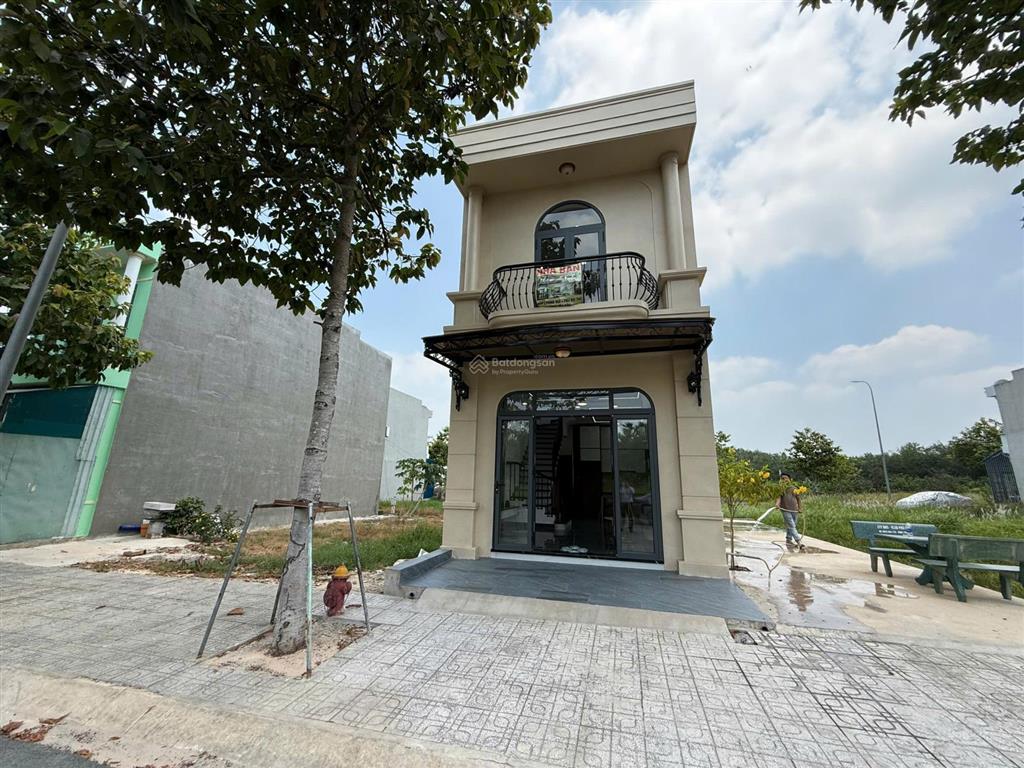 Nhà vĩnh tân 2 mặt thoáng  gần vsip, thiết kế gọn gàng, dễ ở