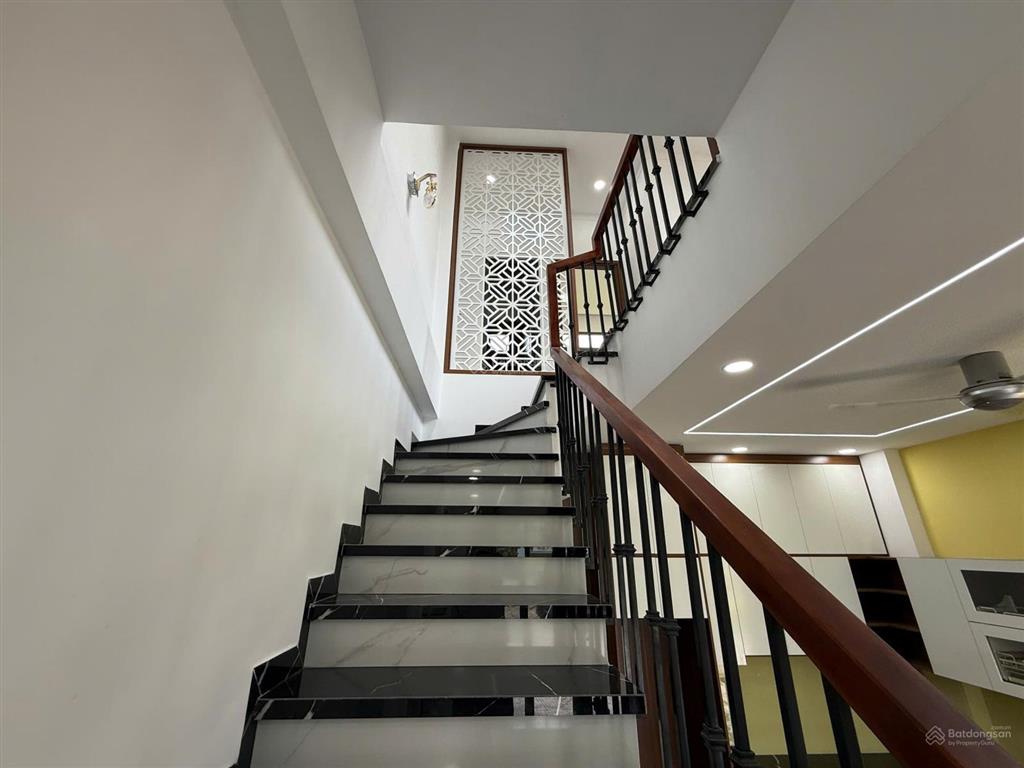 Nhà vĩnh tân 2 mặt thoáng  gần vsip, thiết kế gọn gàng, dễ ở