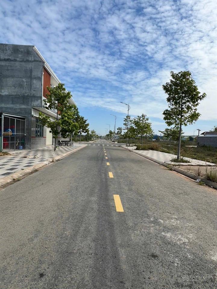 Cần bán lô đất thổ cư 125m2 khu lại an viên hàm thắng giáp bắc xuân an