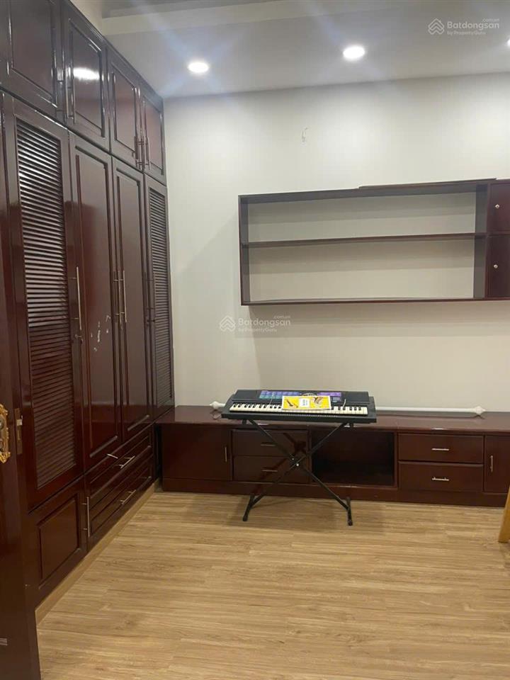 Cho thuê nhà riêng tại lý phục man, 26 triệu, 60m2, 4pn, 5wc, nhiều tiện ích, tốt 0966 827 ***