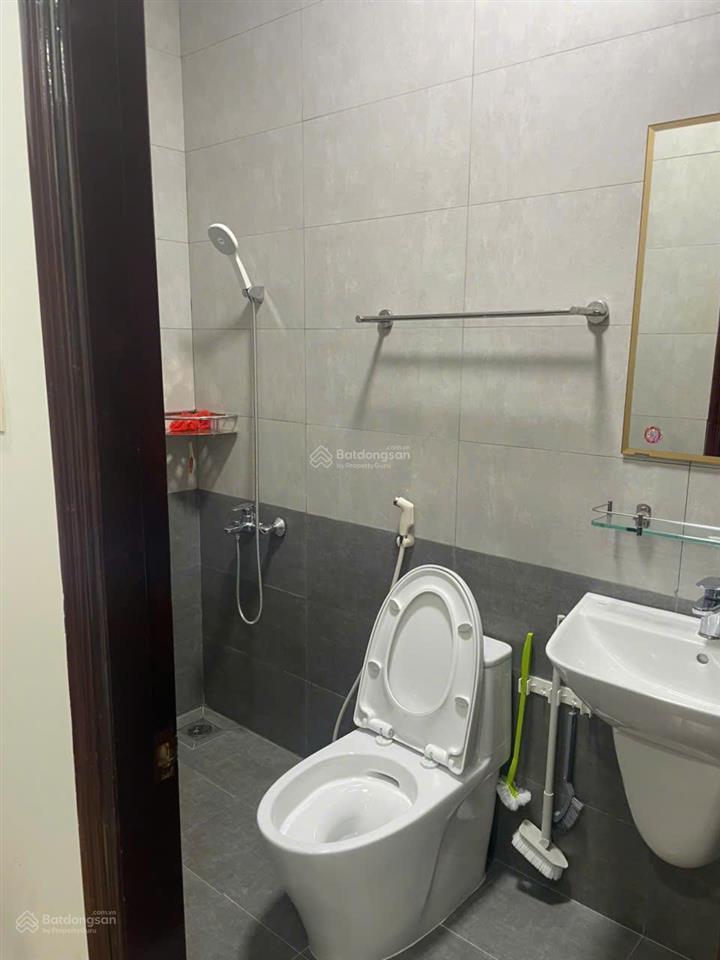 Cho thuê nhà riêng tại lý phục man, 26 triệu, 60m2, 4pn, 5wc, nhiều tiện ích, tốt 0966 827 ***