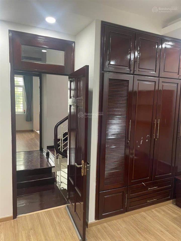 Cho thuê nhà riêng tại lý phục man, 26 triệu, 60m2, 4pn, 5wc, nhiều tiện ích, tốt 0966 827 ***