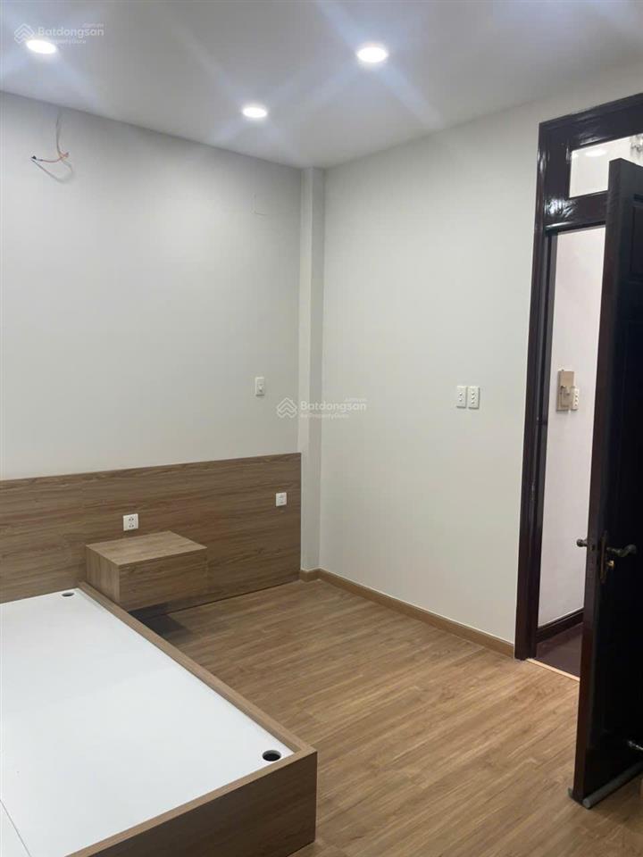 Cho thuê nhà riêng tại lý phục man, 26 triệu, 60m2, 4pn, 5wc, nhiều tiện ích, tốt 0966 827 ***