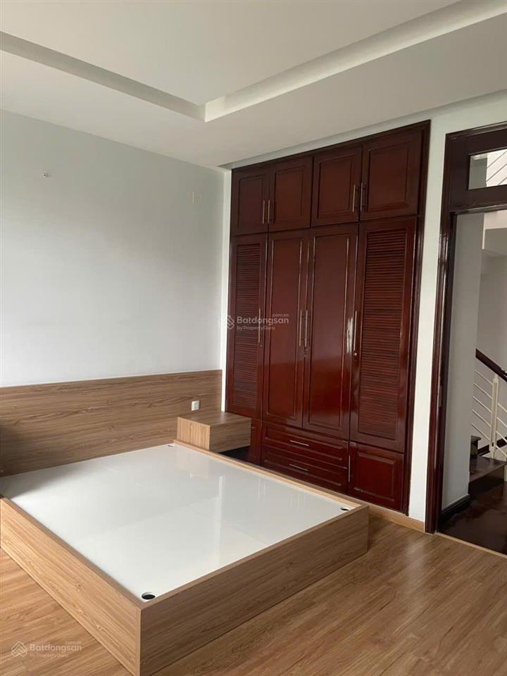 Cho thuê nhà riêng tại lý phục man, 26 triệu, 60m2, 4pn, 5wc, nhiều tiện ích, tốt 0966 827 ***