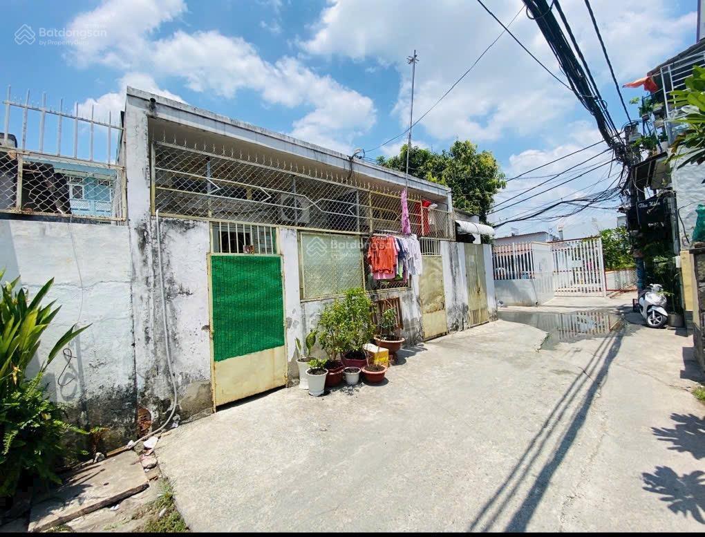 134.3m2 2 mặt tiền hxh giá chỉ 6,4tỷ hiệp bình