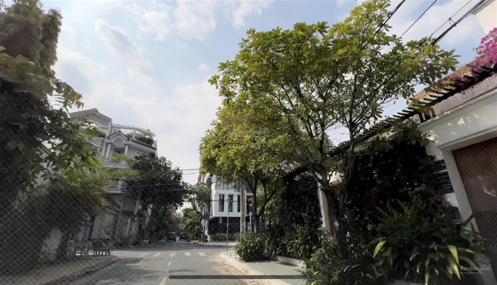 Kd thất bại cần bán ngay nhà mặt phố kdc kim sơn quận 7