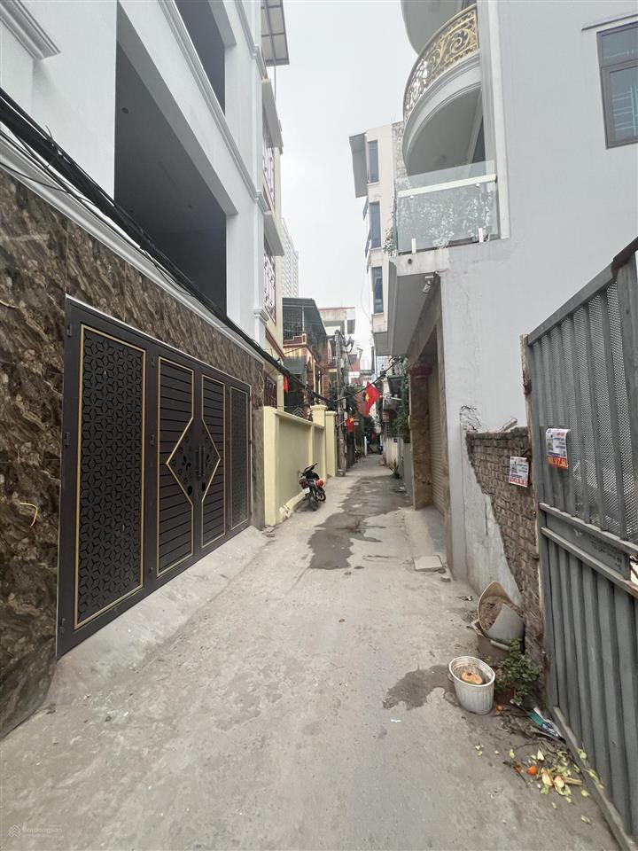 Siêu phẩm tây mỗ  nam từ liêm , 35m2 * 5tầng thang máy * giá 8tỷ ,ngõ 3 gác , ô tô đỗ cách 20m .